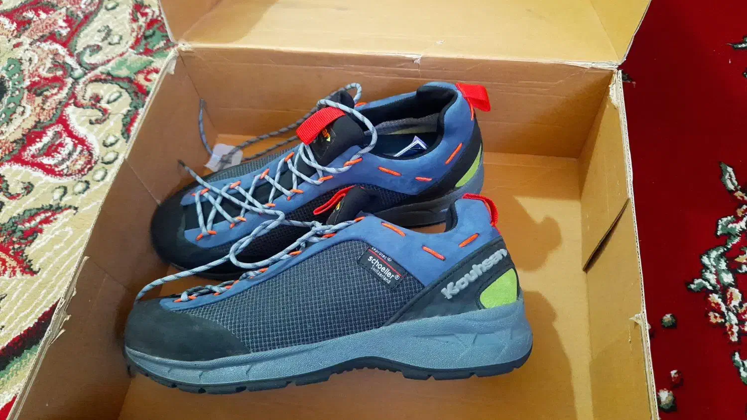 پوتین|کیف، کفش، کمربند|گرگان, |دیوار