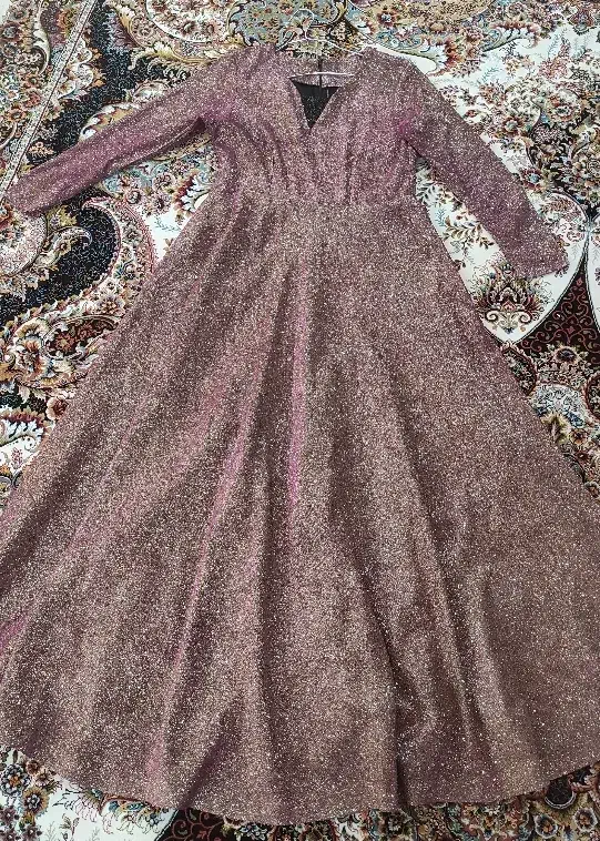 پیراهن مجلسی|لباس|ایوان, |دیوار