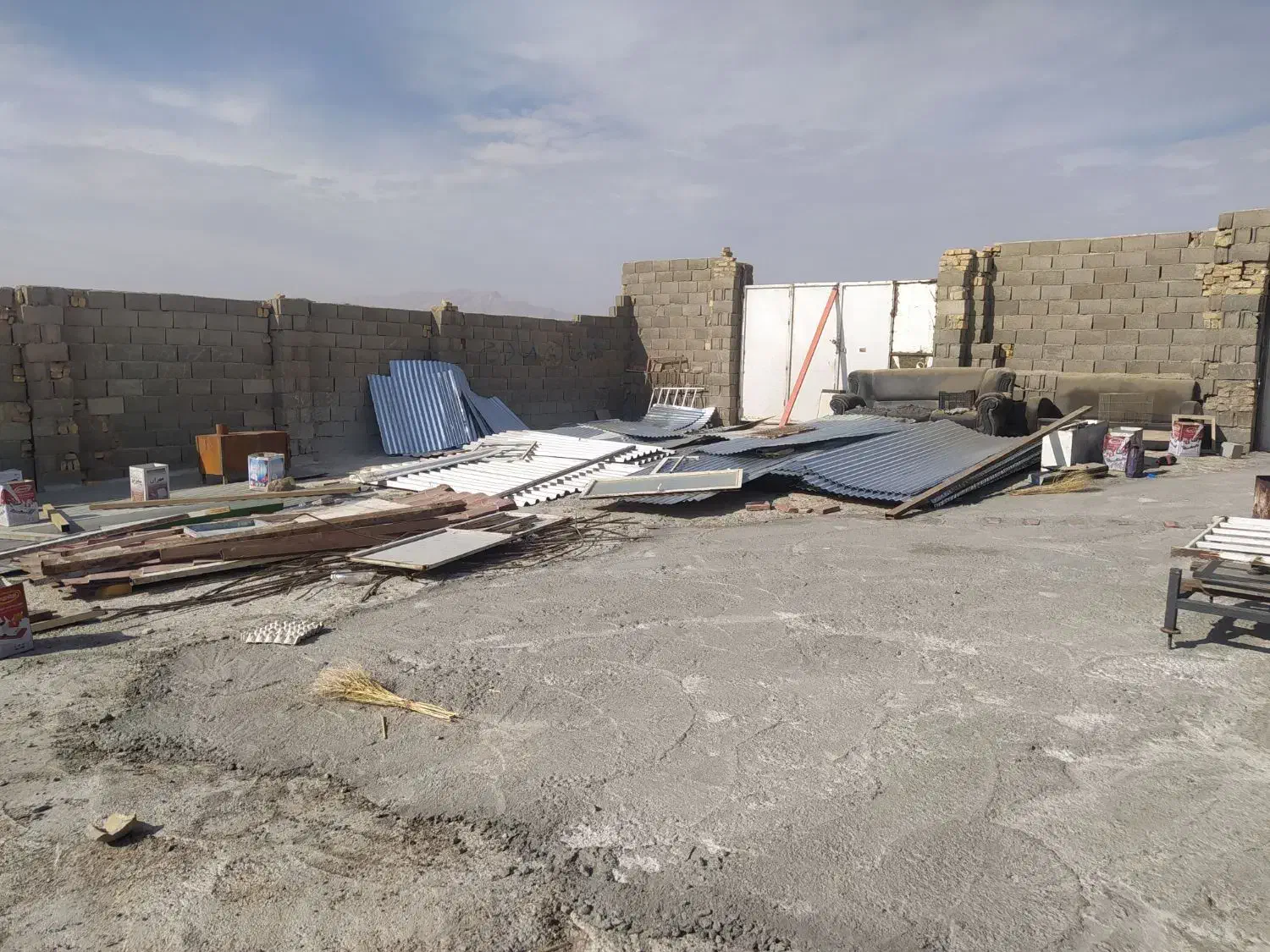 خرید و فروش انواع قوطی ها و ورق شیروانی|مصالح و تجهیزات ساختمان|دامغان, |دیوار