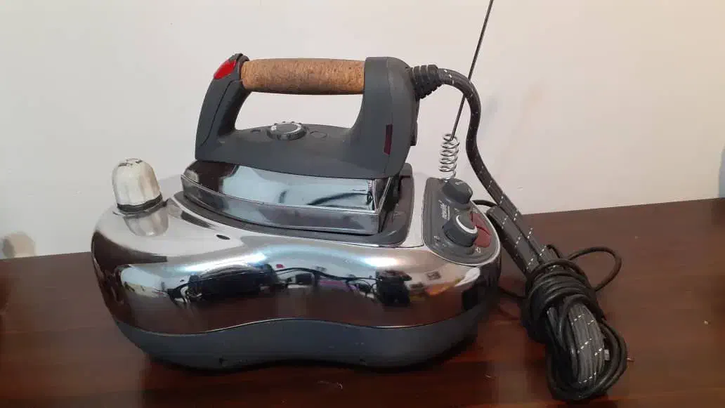 اتو مخزن دار ۳ لیتری نیولایف فرانسه سالم|اتو و لوازم اتو|آستانه اشرفیه, |دیوار