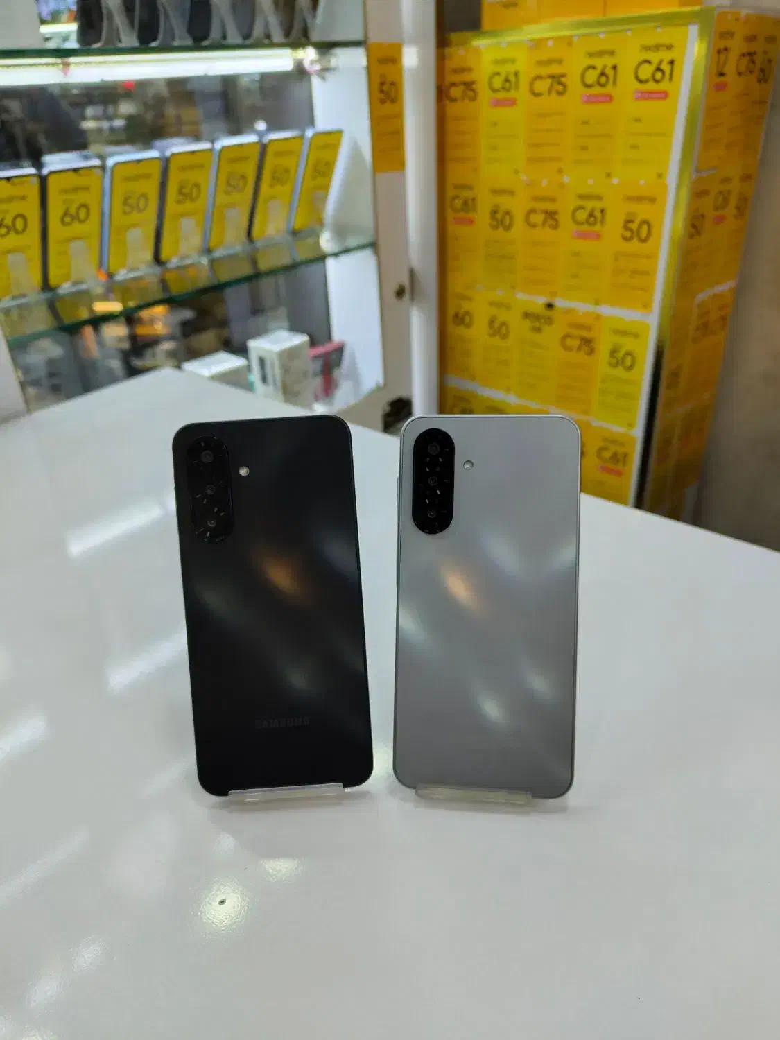 A17 samsong همه رنگ|موبایل|قم, عربستان|دیوار