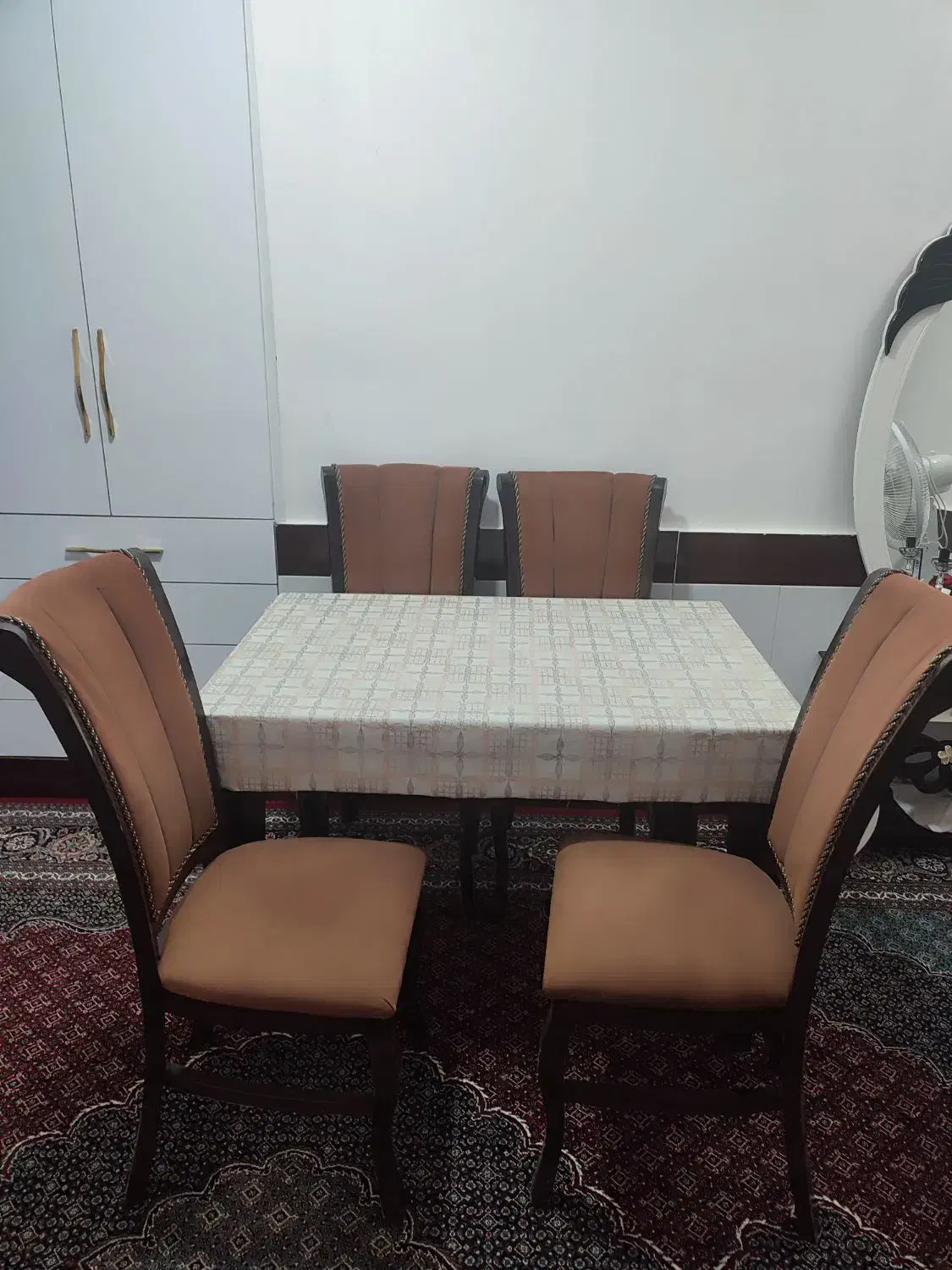 میز ناهارخوری|میز و صندلی غذاخوری|بروجرد, |دیوار