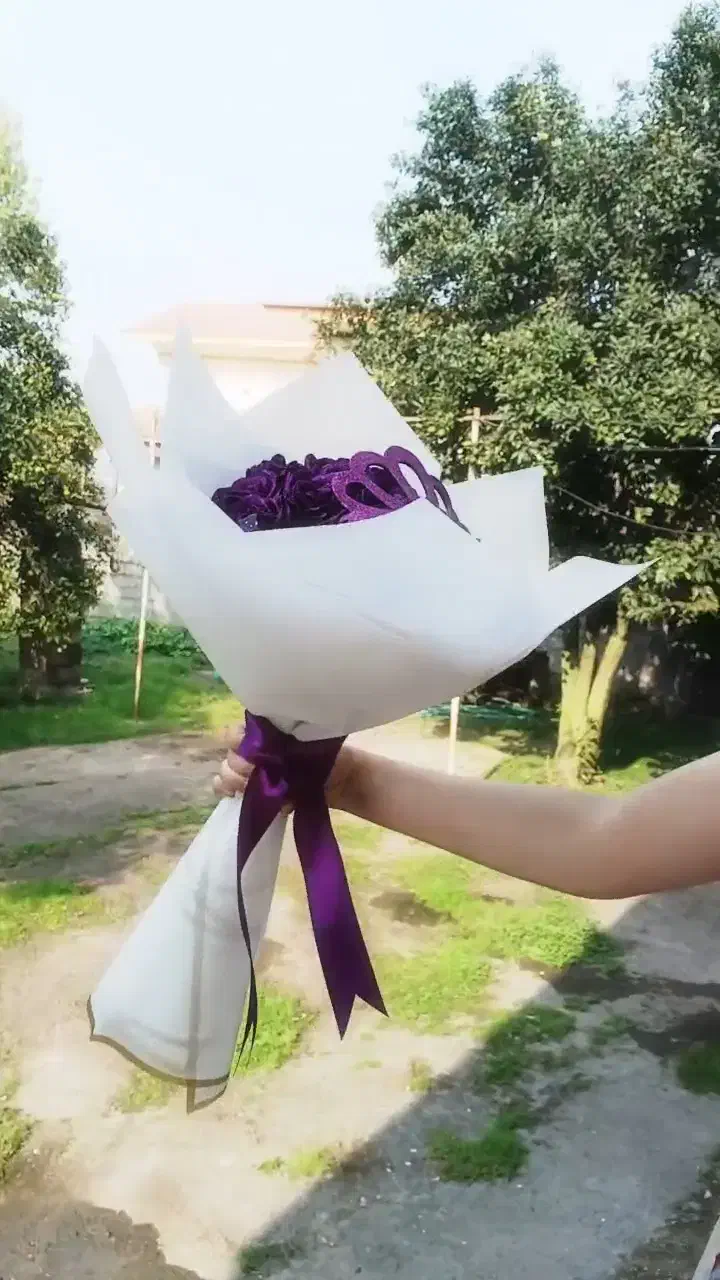 دسته گل بنفش|گل مصنوعی|سنگر, |دیوار