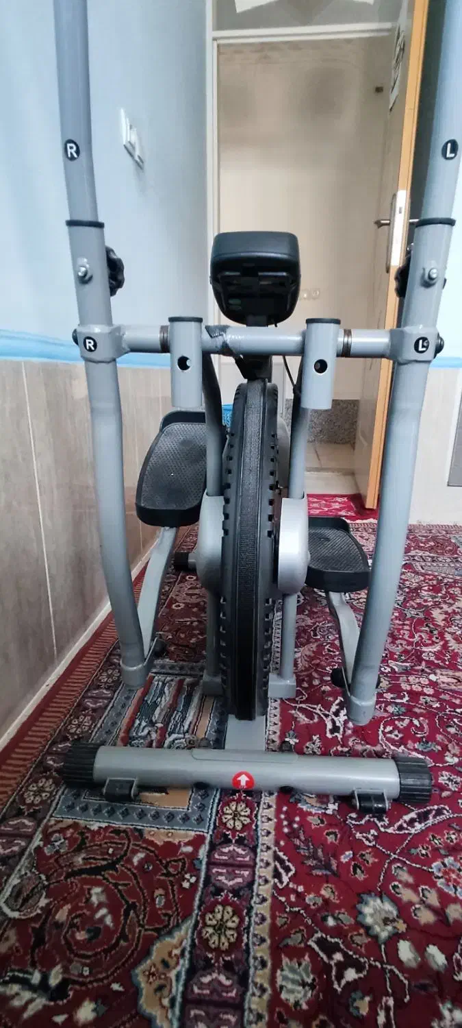 دوچرخه ثابت ورزشی|تجهیزات ورزشی|صدرا-فارس, فاز ۱|دیوار