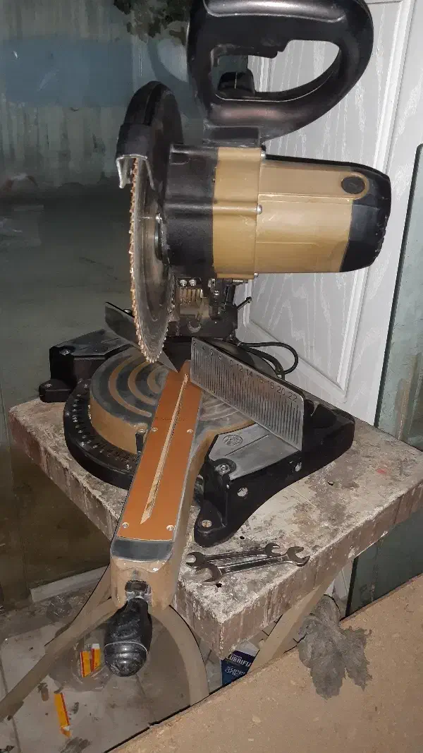 اره فارسی بر تیغ ۲۵ فوق العاده|ابزارآلات|مشهد, فلسطین|دیوار