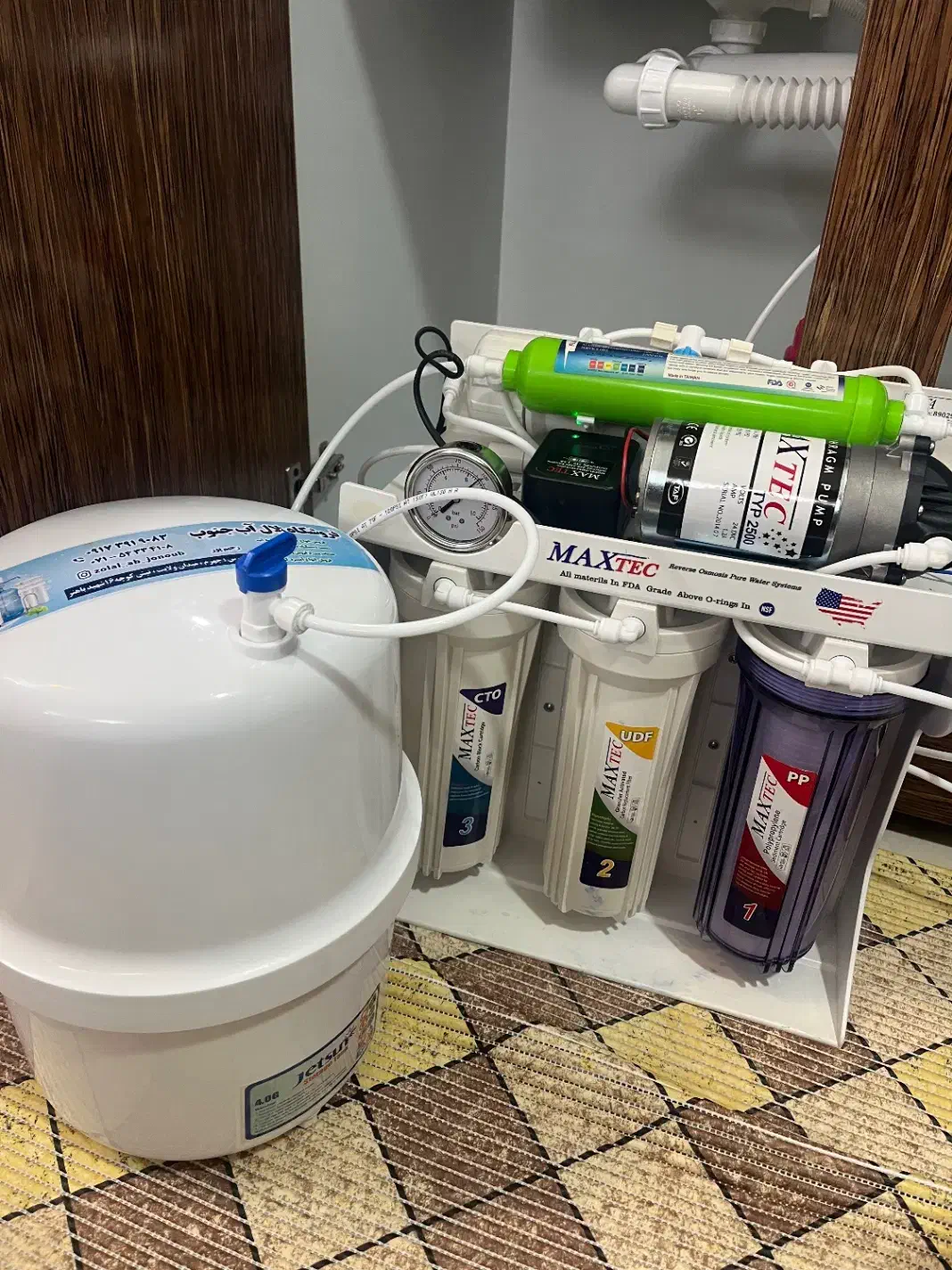 نصب دستگاه و تعویض فیلتر دستگاه تصفیه آب|آبسردکن و تصفیه آب|جهرم, |دیوار