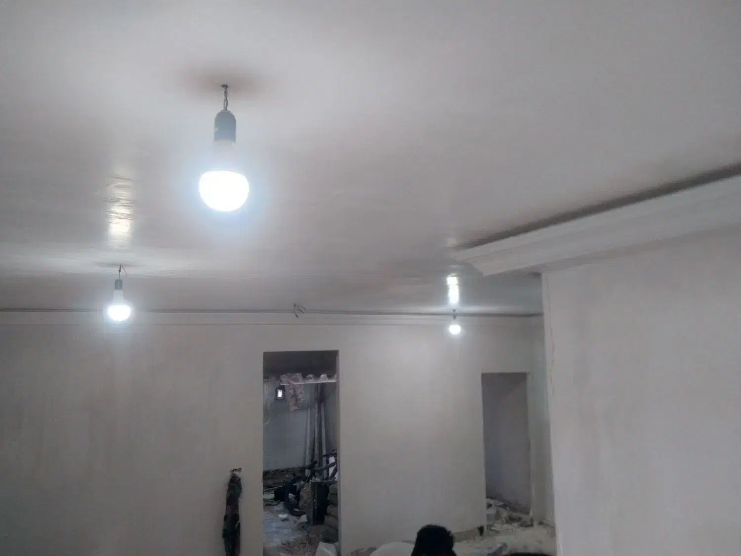 سفیدکاری  زیر کار لکه گیری حتی ۲ متر|خدمات پیشه و مهارت|خرم‌آباد, |دیوار