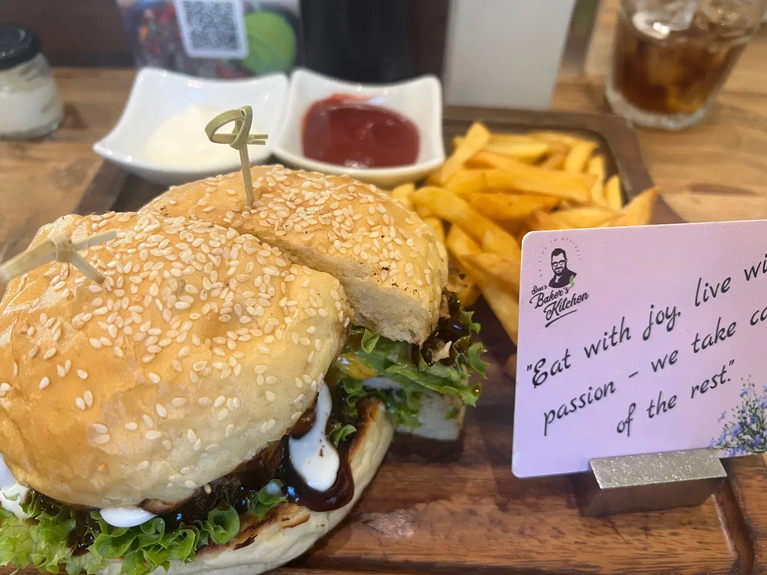 نیروی خدماتی|خدمات نظافت|کیش, |دیوار