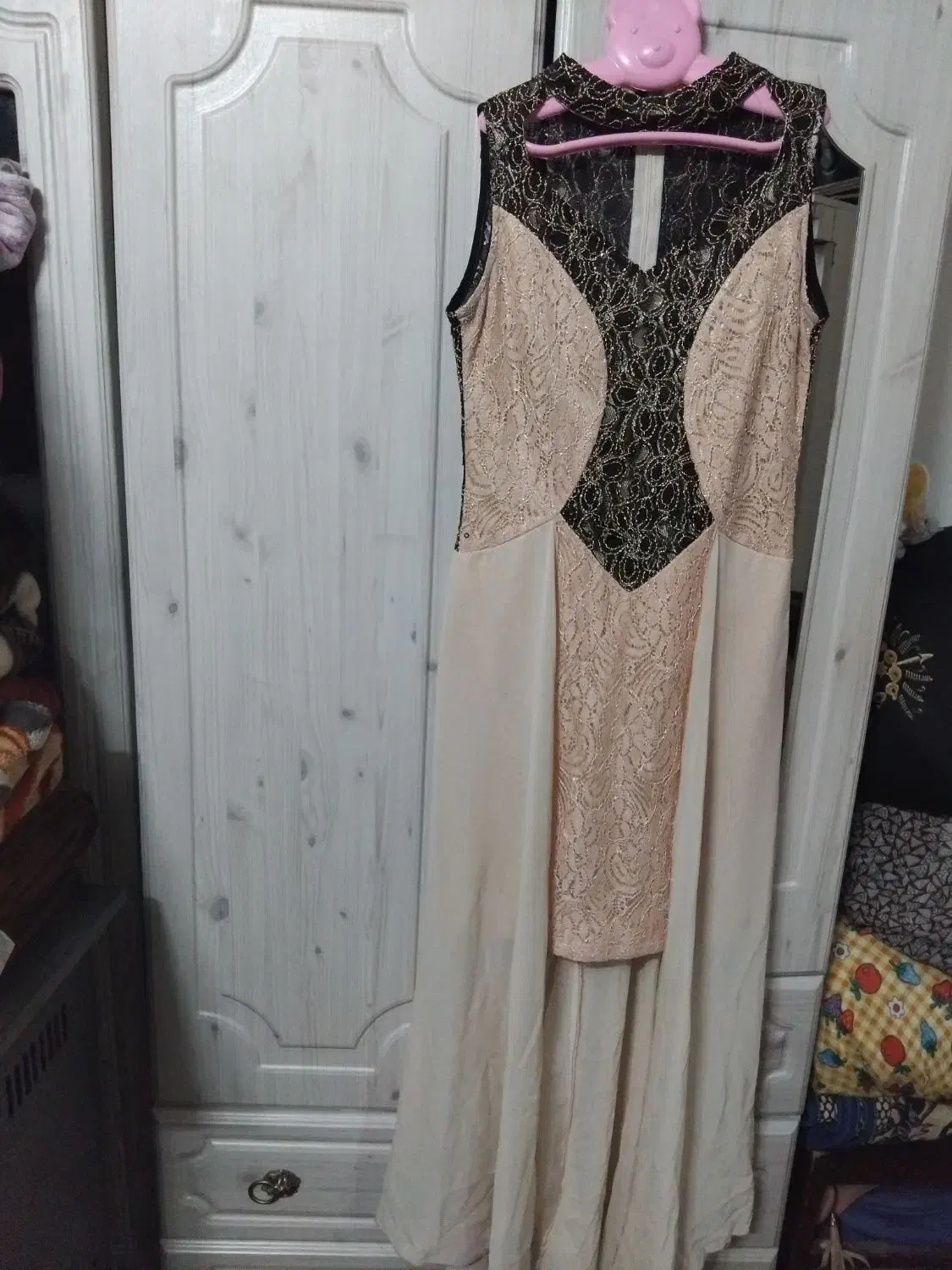 لباس مجلسی|لباس|تربت‌حیدریه, منظر|دیوار