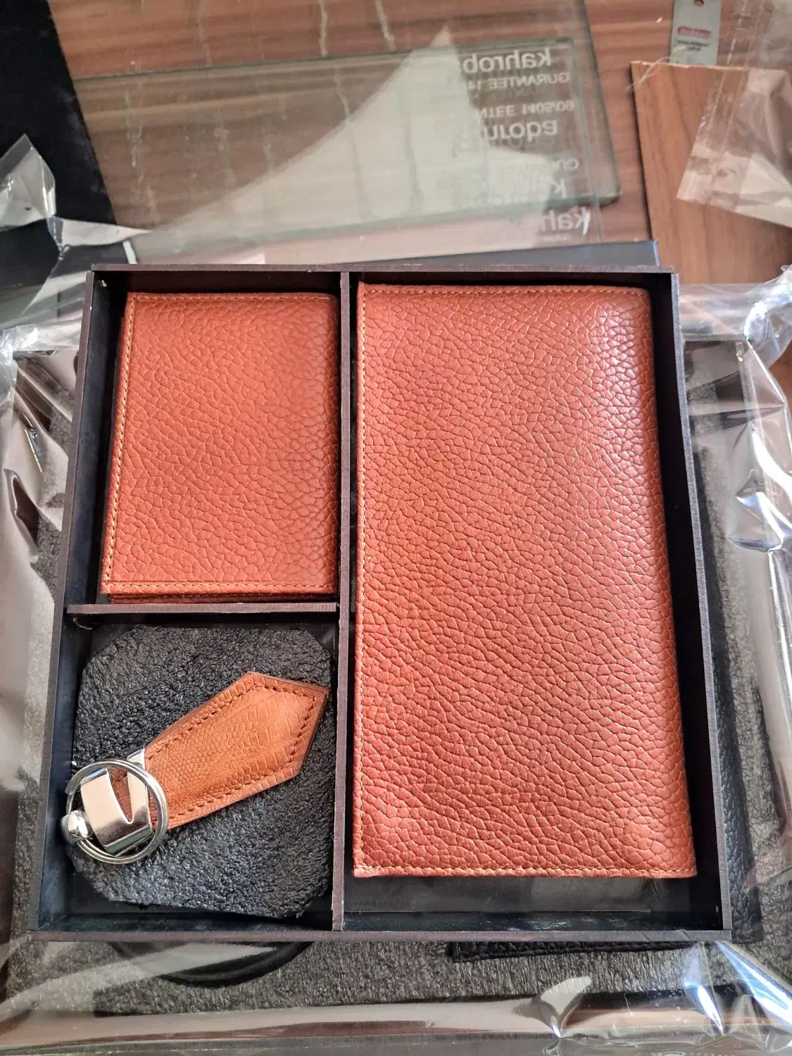 ست چرم عمده ارگانی و سازمانی|کیف، کفش، کمربند|برخوار, |دیوار