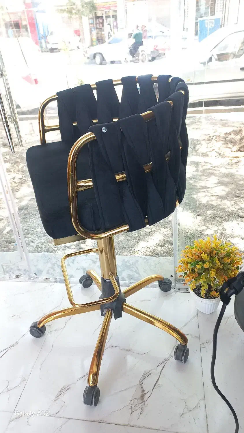 صندلی آرایشی،مناسب سالن مردانه و زنانه|آرایشگاه و سالنهای زیبایی|کرمانشاه, |دیوار