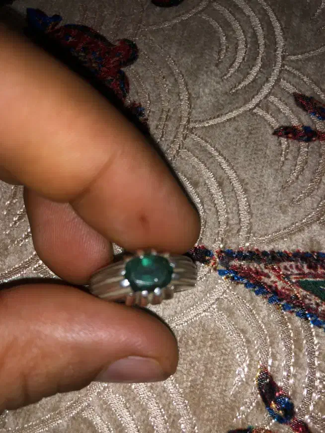 زمرد زیبا و پر خواص|جواهرات|آمل, |دیوار