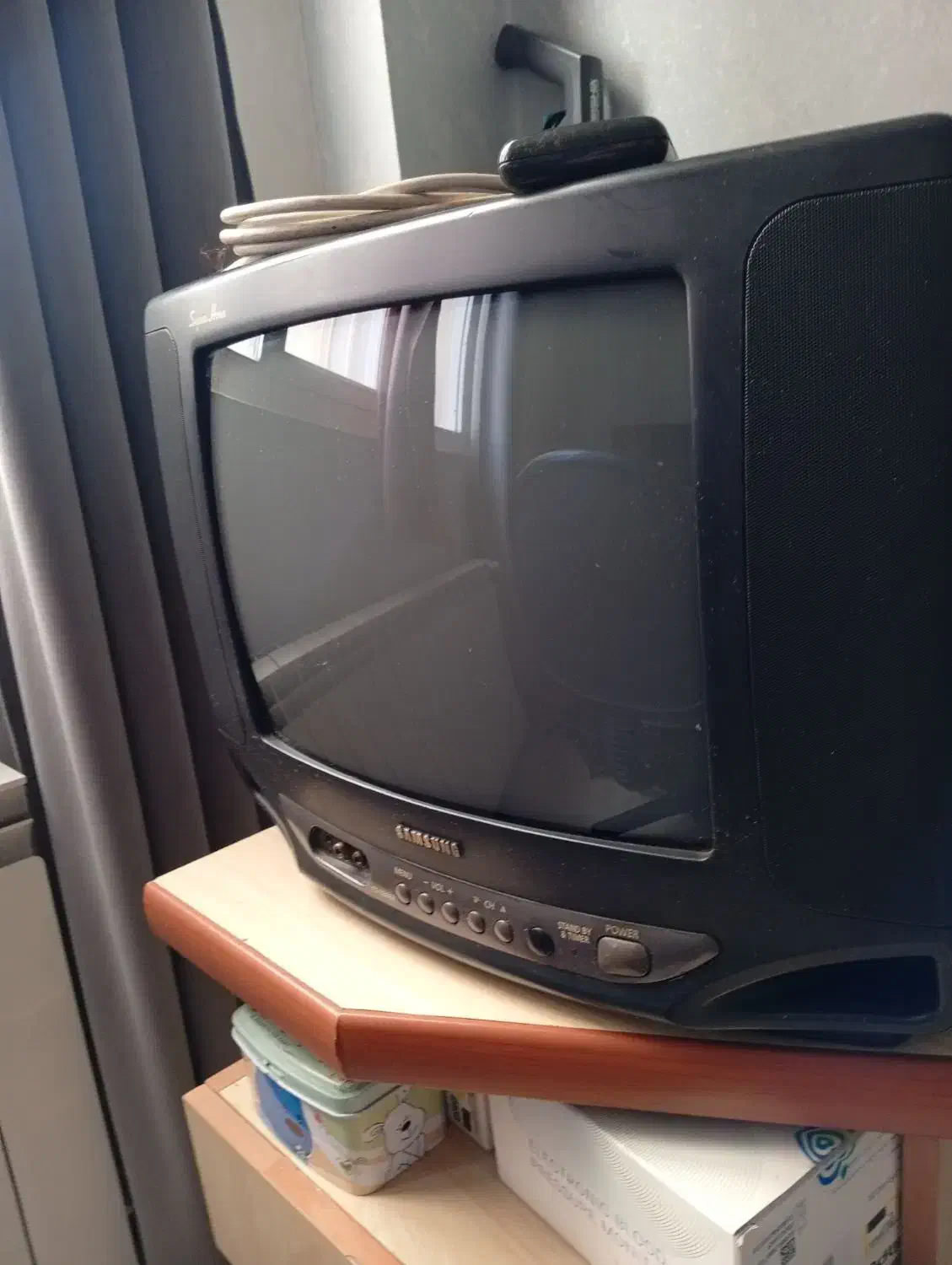 تلویزیون ۱۴اینچ|تلویزیون و پروژکتور|تهران, باغ فیض|دیوار