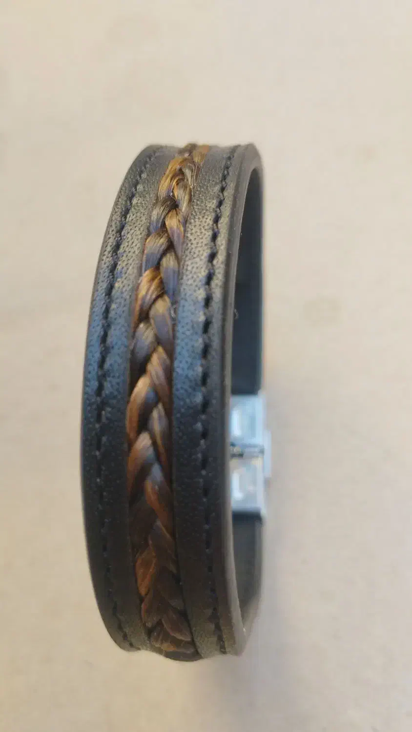 دستبند چرم موی یار|جواهرات|قم, چهل درخت‎|دیوار