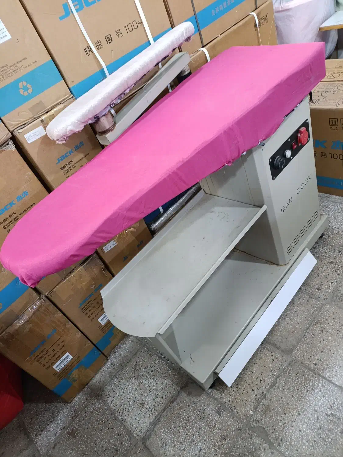 مکش در حد نو بسیار سال|اتو و لوازم اتو|بروجرد, |دیوار