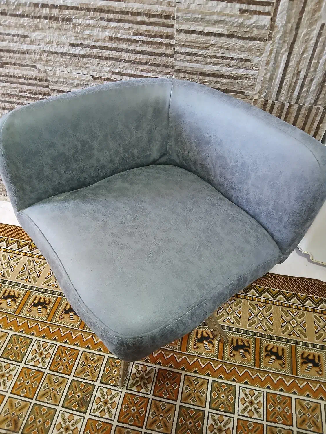 صندلی گردون|صندلی و نیمکت|ساری, |دیوار