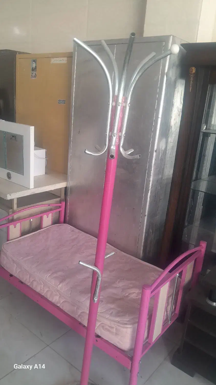 تخت باچوب لباسی بادشک ۲تومن|تخت و صندلی بچه|ایذه, |دیوار