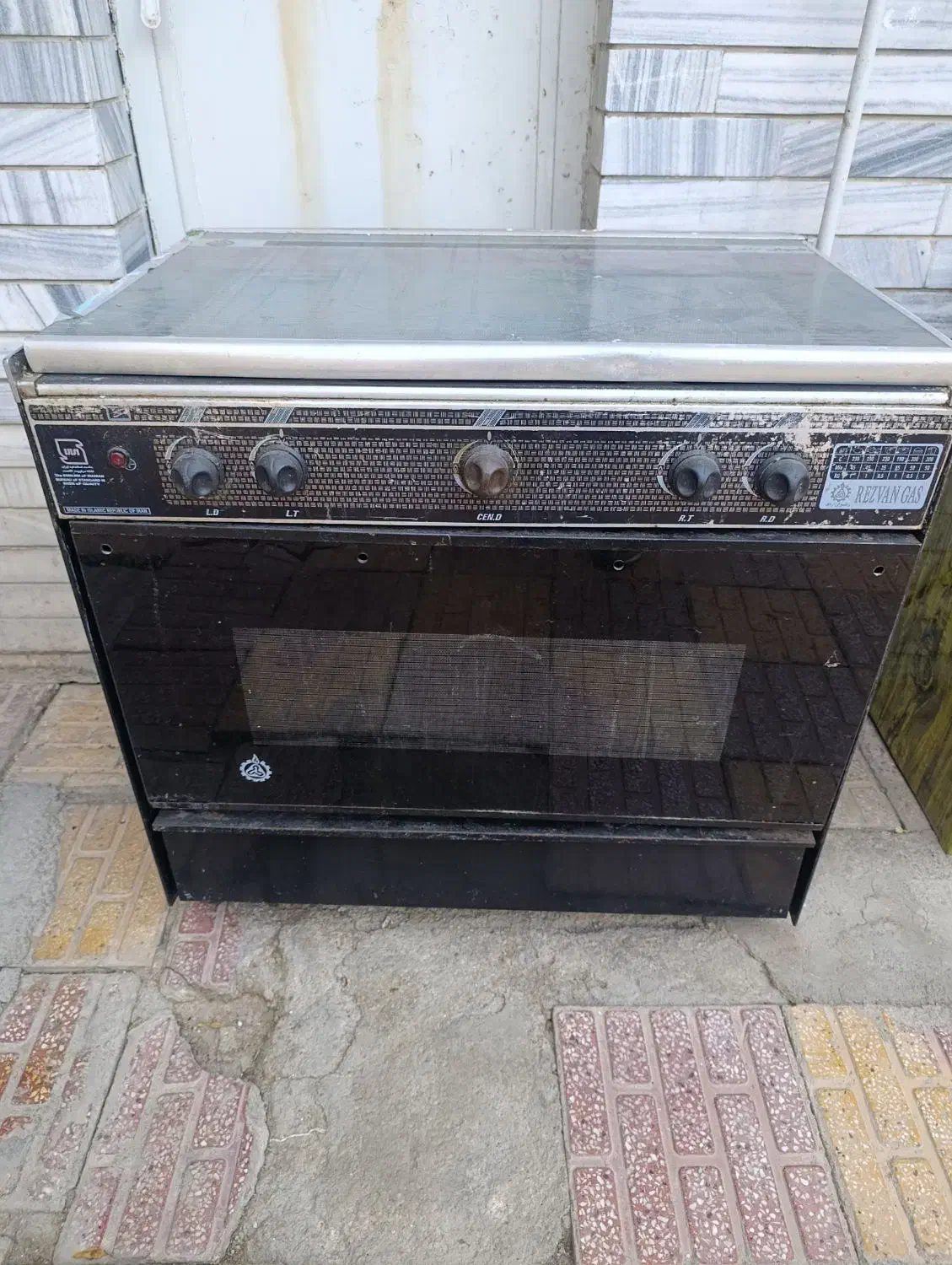 فرش ۱۲ متری و گاز ۵ شعله|فرش|نهاوند, |دیوار