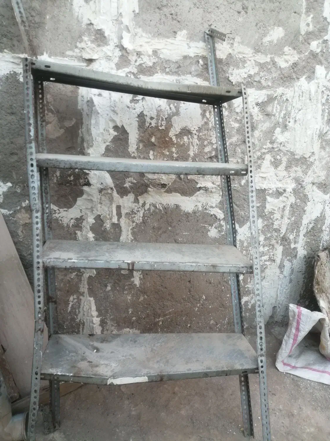 طبقه برای انباری یا...|کتابخانه، شلف، قفسههای دیواری|تربت جام, جامی|دیوار