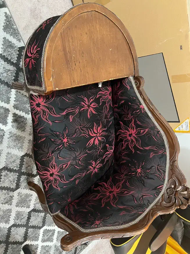 صندلی|میز تلفن|اهواز, ۲۴ متری|دیوار