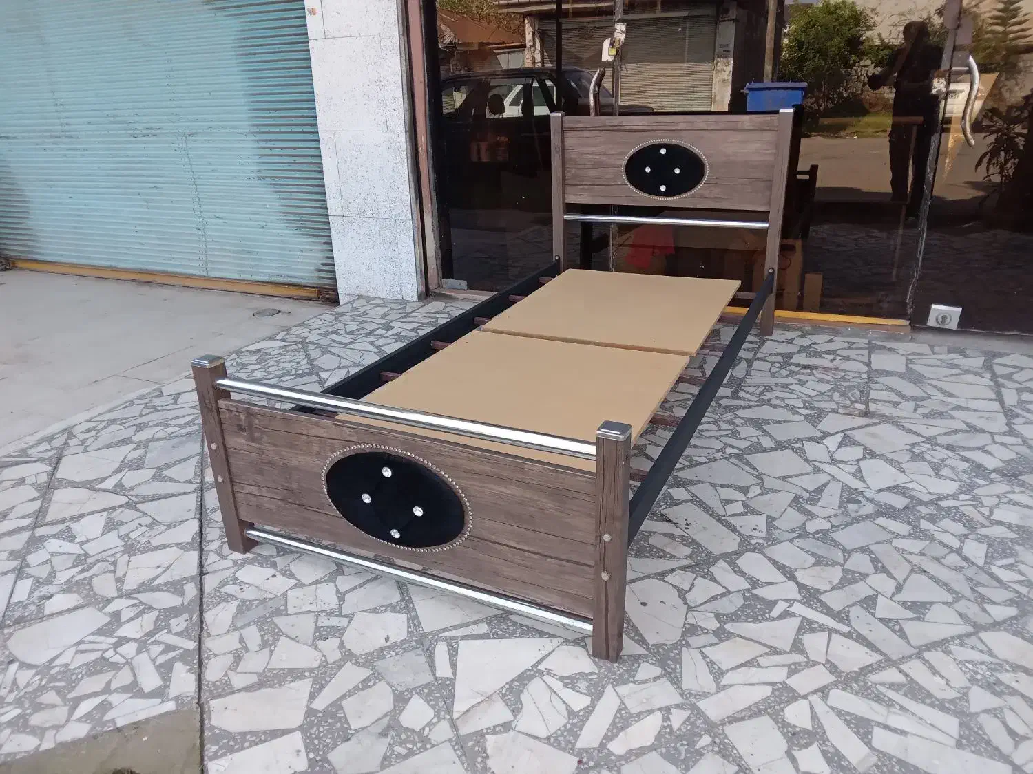 تخت ۱نفره با تحویل|تخت و سرویس خواب|لاهیجان, لیل|دیوار