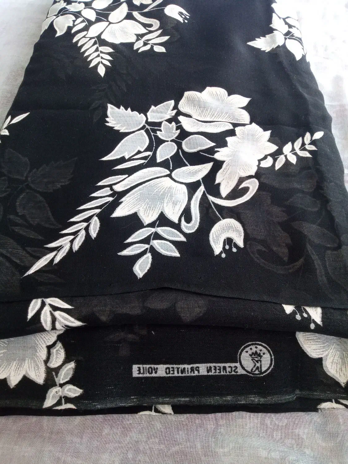 یک قواره پارچه چادری اصل نو نو دوخته نشده فروشی|لباس|ورامین, ورامین|دیوار