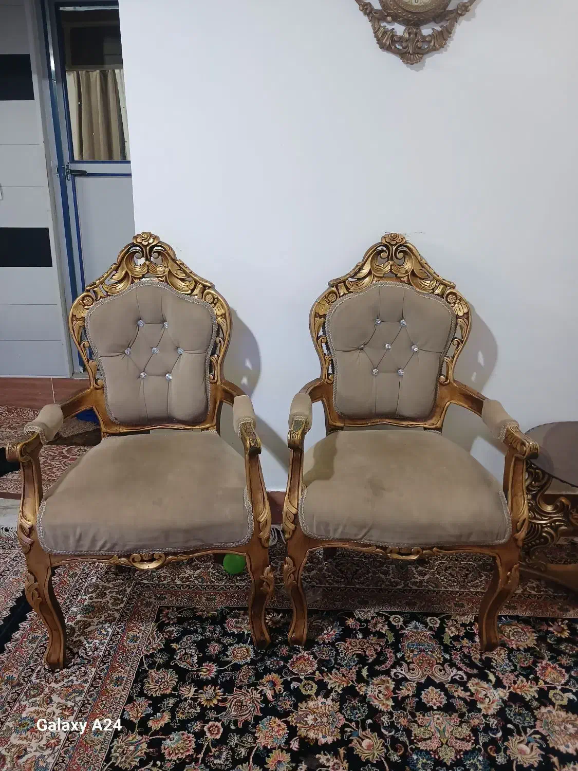 مبل سلطنتی ۹ نفره|مبلمان خانگی و میز عسلی|سلفچگان, |دیوار