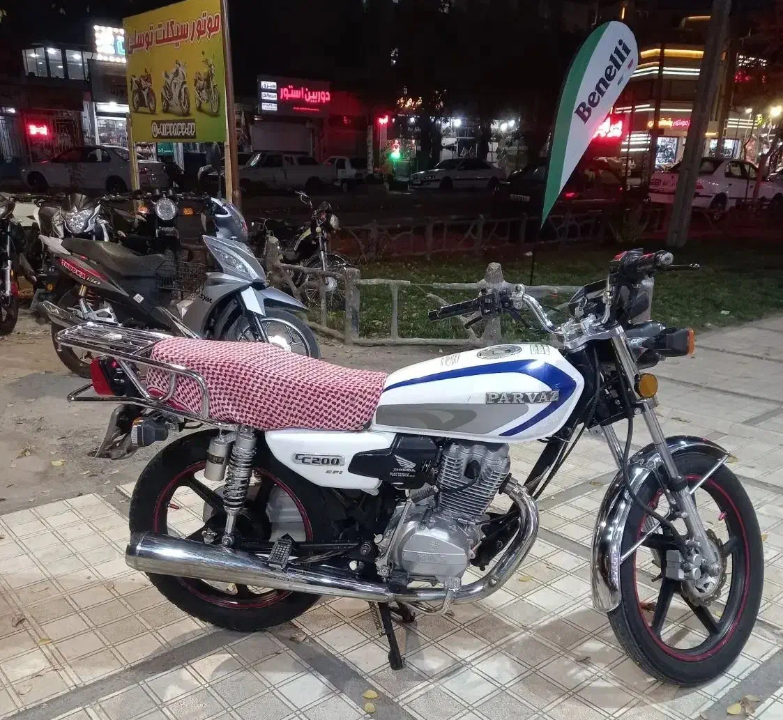 موتور 200 پرواز 1402 درحد صفر|موتورسیکلت|شهرکرد, |دیوار