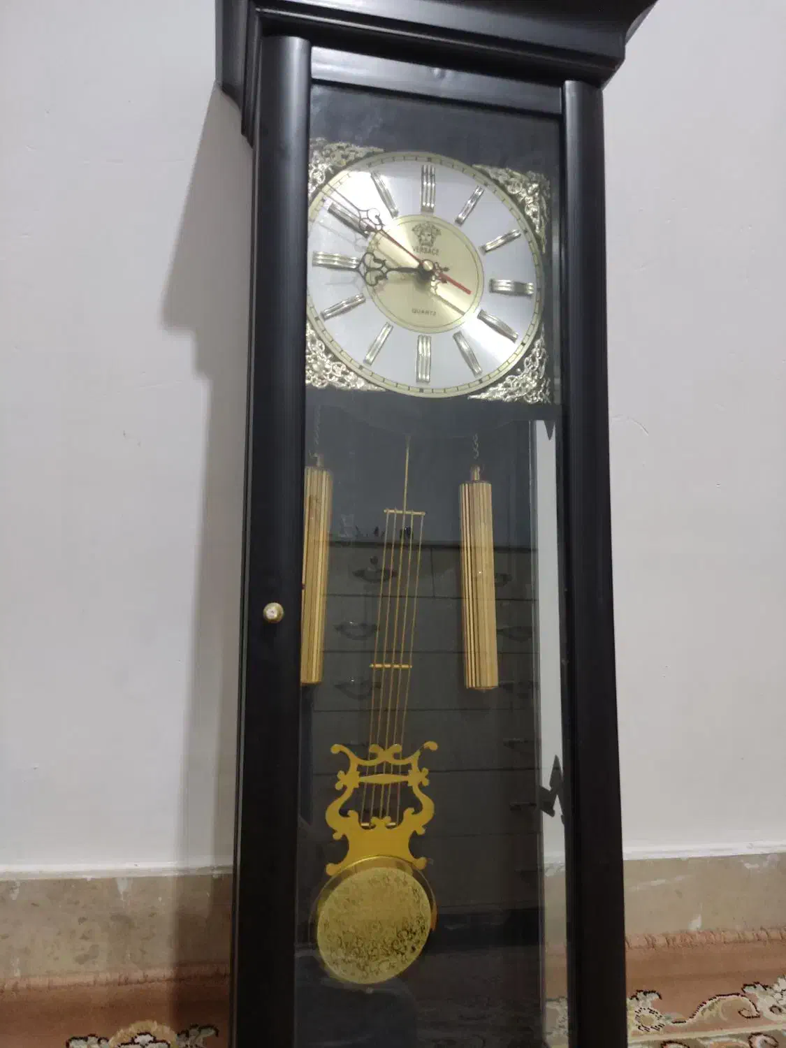 ساعت دیواری کاملا سالم بدون خط و خش|ساعت دیواری و تزئینی|زنجان, |دیوار