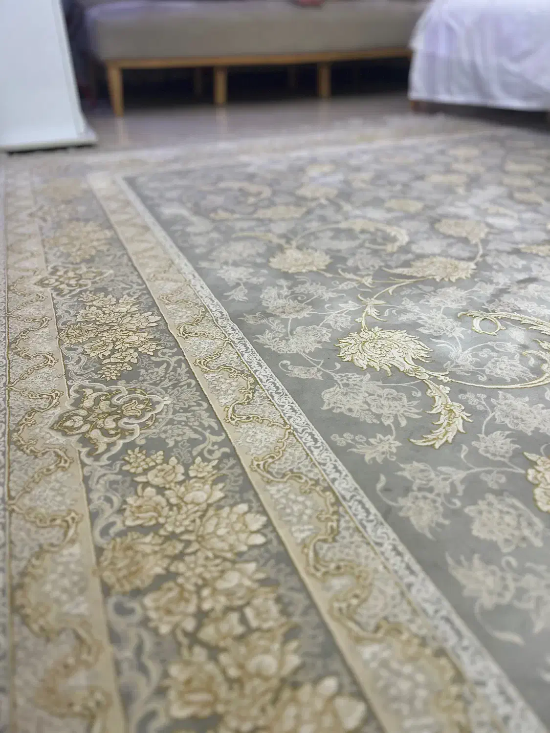 فرش زیبای ۹ متری گل برجسته فرحزاد درحد نو نو|فرش|قرچک, مهدیه|دیوار