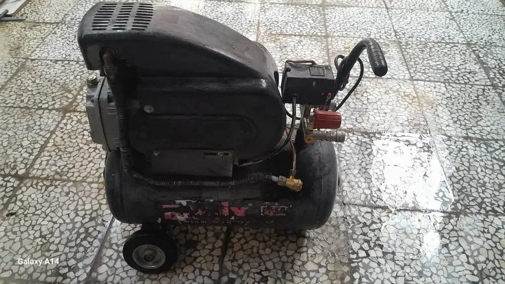 دو عدد کمپرسور باد|ماشینآلات صنعتی|دوگنبدان, |دیوار