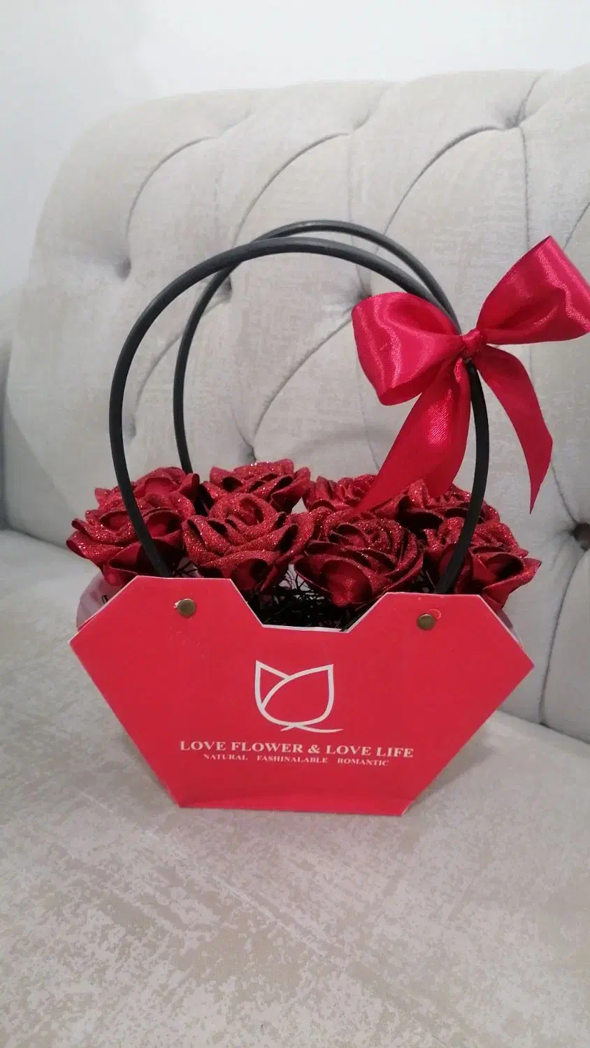 باکس گل ترند کادویی و یلدایی|گل مصنوعی|خوی, |دیوار