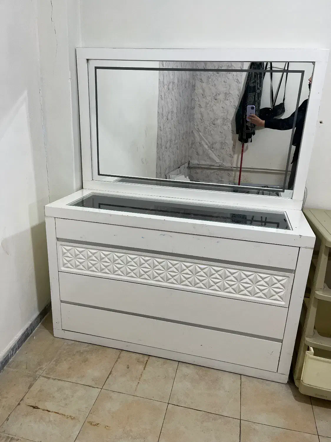 میز آرایش و پاتختی|تخت و سرویس خواب|همدان, |دیوار