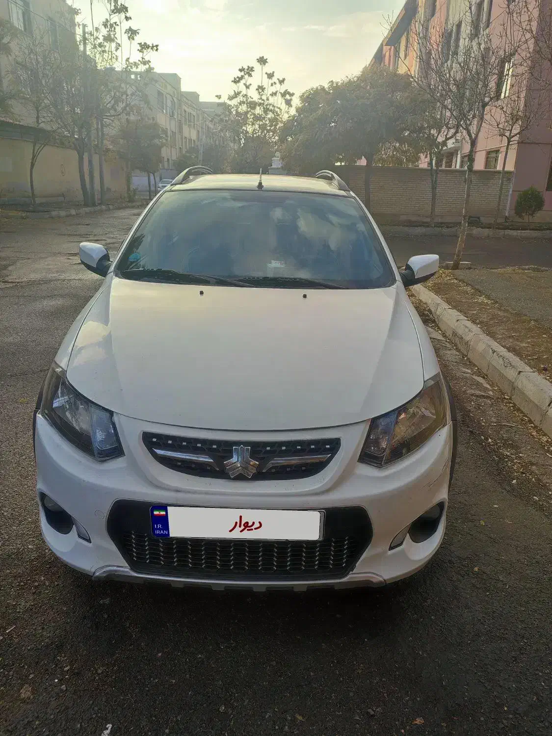 کوییک R|خودرو سواری و وانت|کرج, کلاک پایین|دیوار