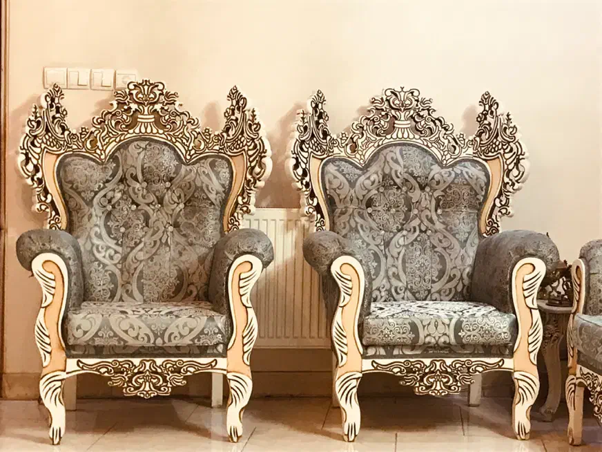 مبل تمیز و شیک|مبلمان خانگی و میز عسلی|ری, سرتخت|دیوار