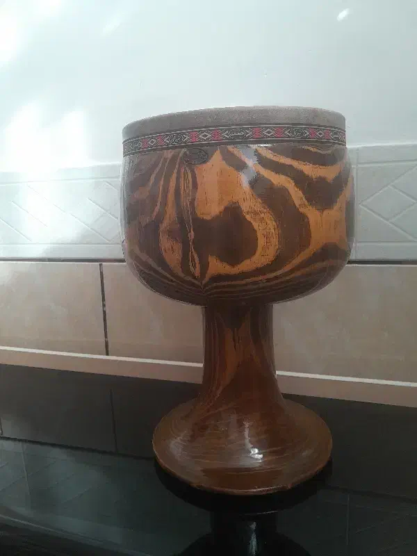 تمبک|سازهای سنتی|اصفهان, دوطفلان|دیوار