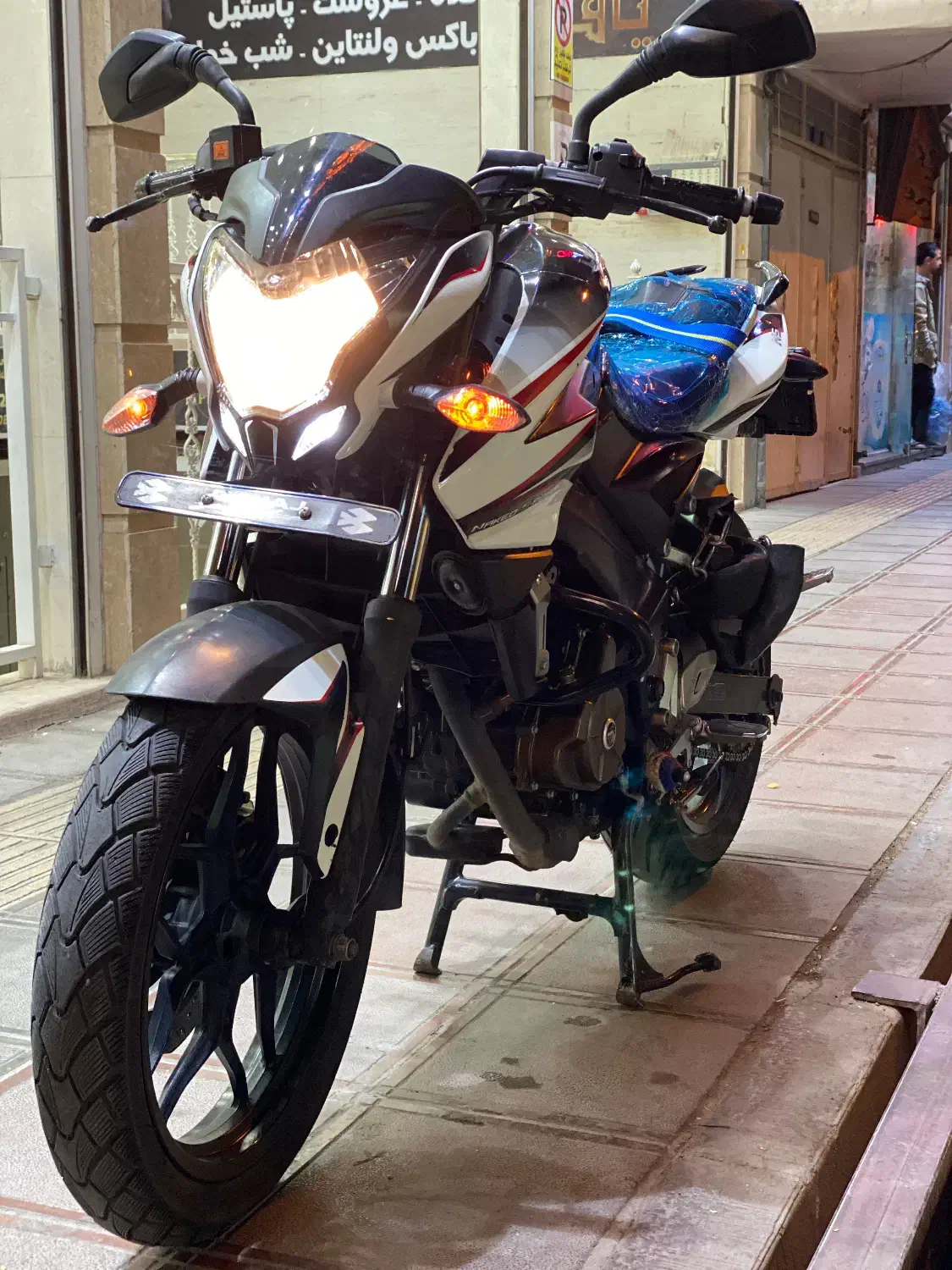 Ns200|موتورسیکلت|قم, نیروگاه|دیوار