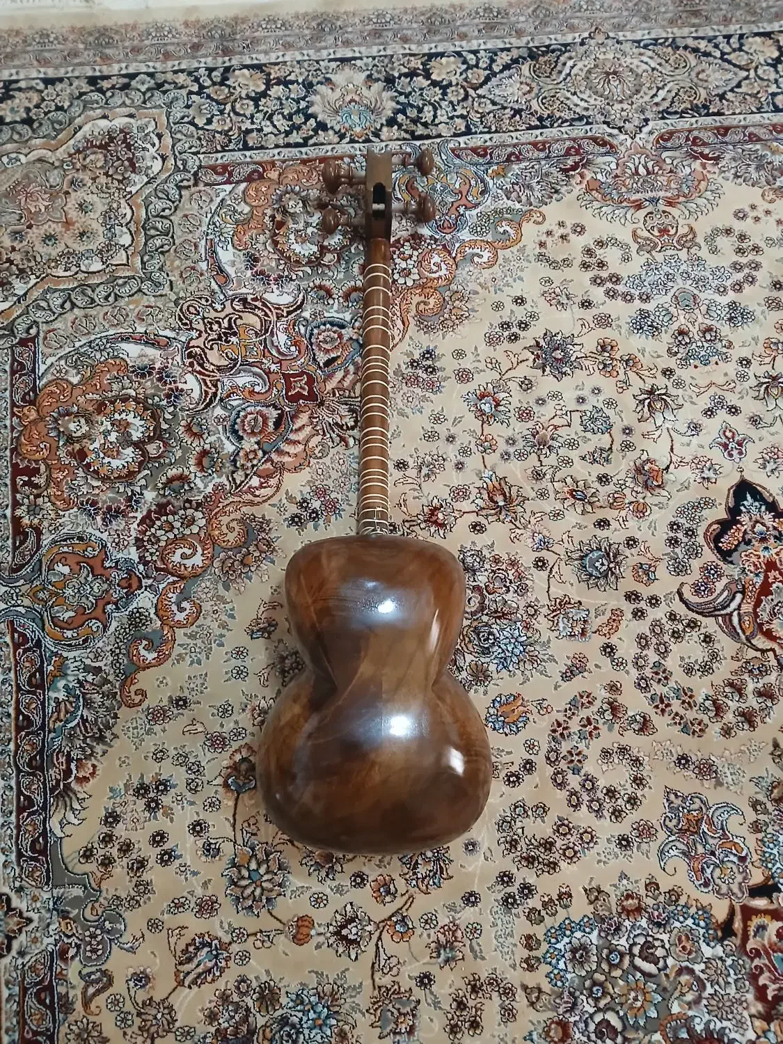 تار ایرانی|سازهای سنتی|رشت, خرسندی|دیوار