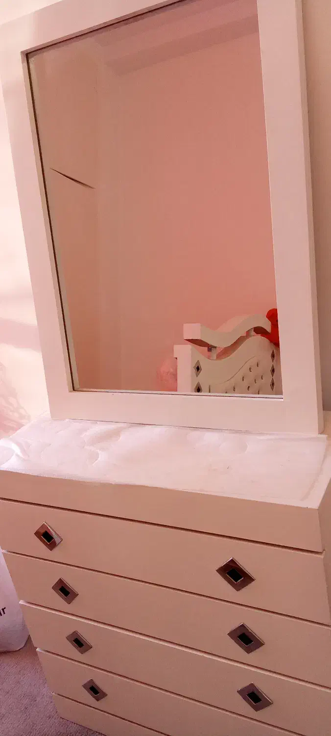 سرویس خواب یکنفره با تشک|تخت و سرویس خواب|بومهن, |دیوار