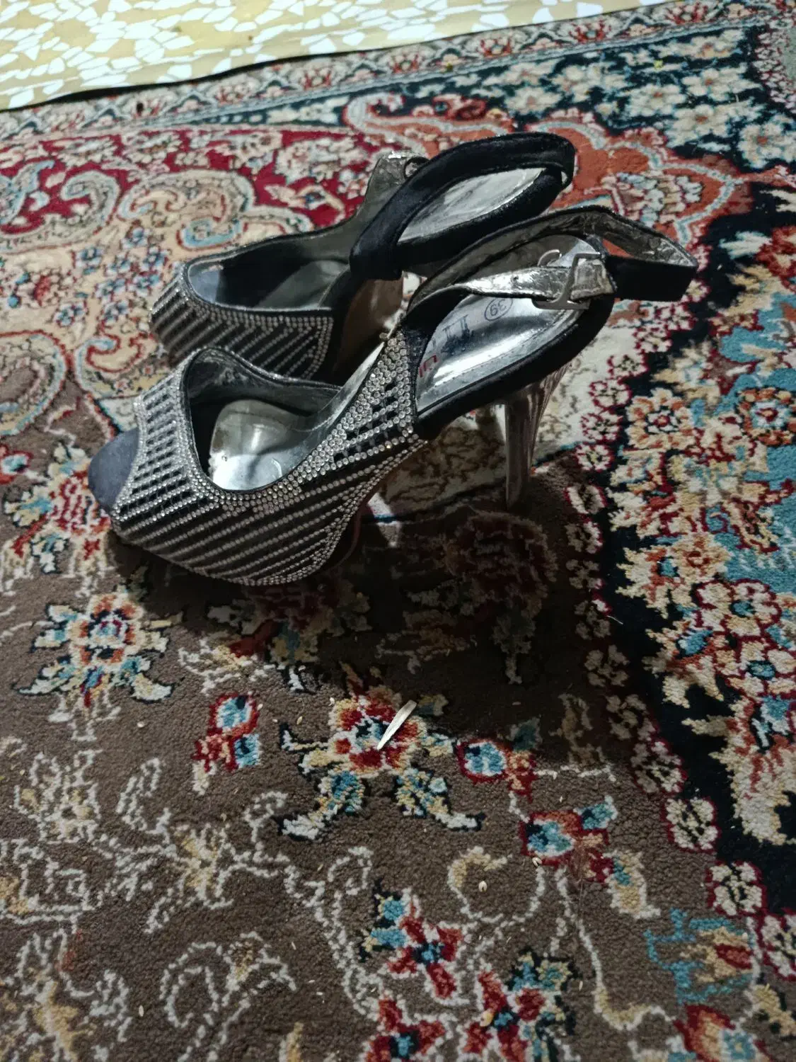 صندل خوشگل|کیف، کفش، کمربند|یاسوج, |دیوار