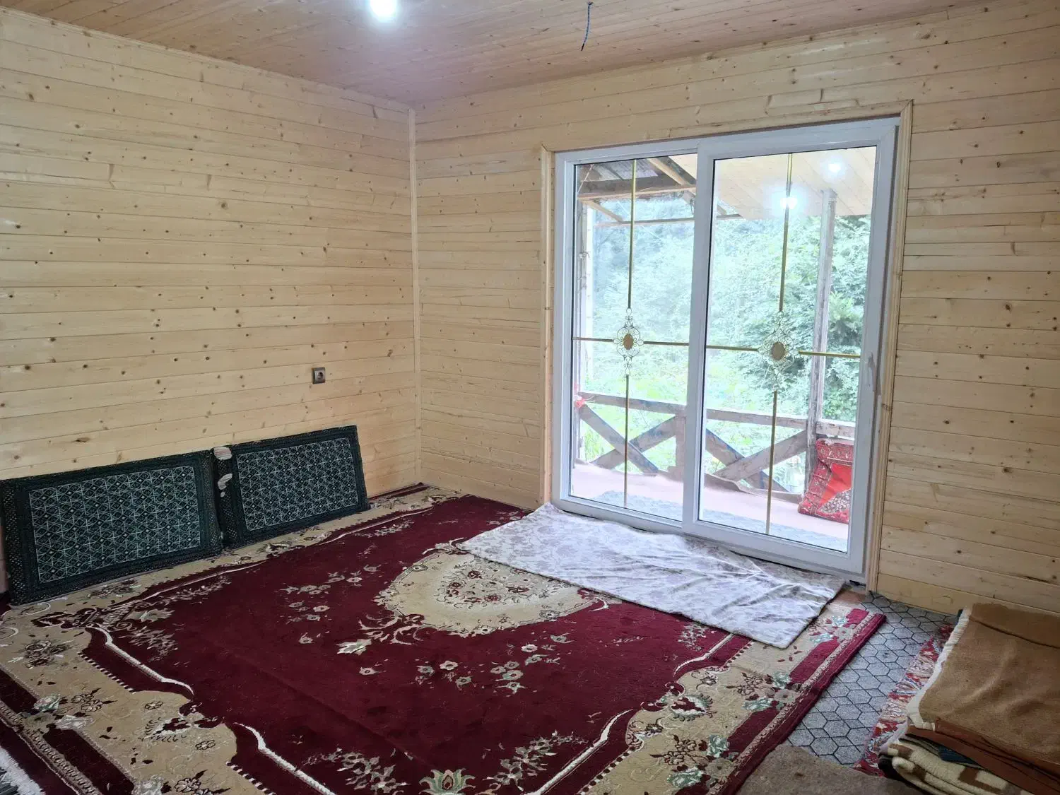 در دل جنگل کنار روخانه|اجارهٔ کوتاهمدت ویلا و باغ|مرزیکلا, |دیوار