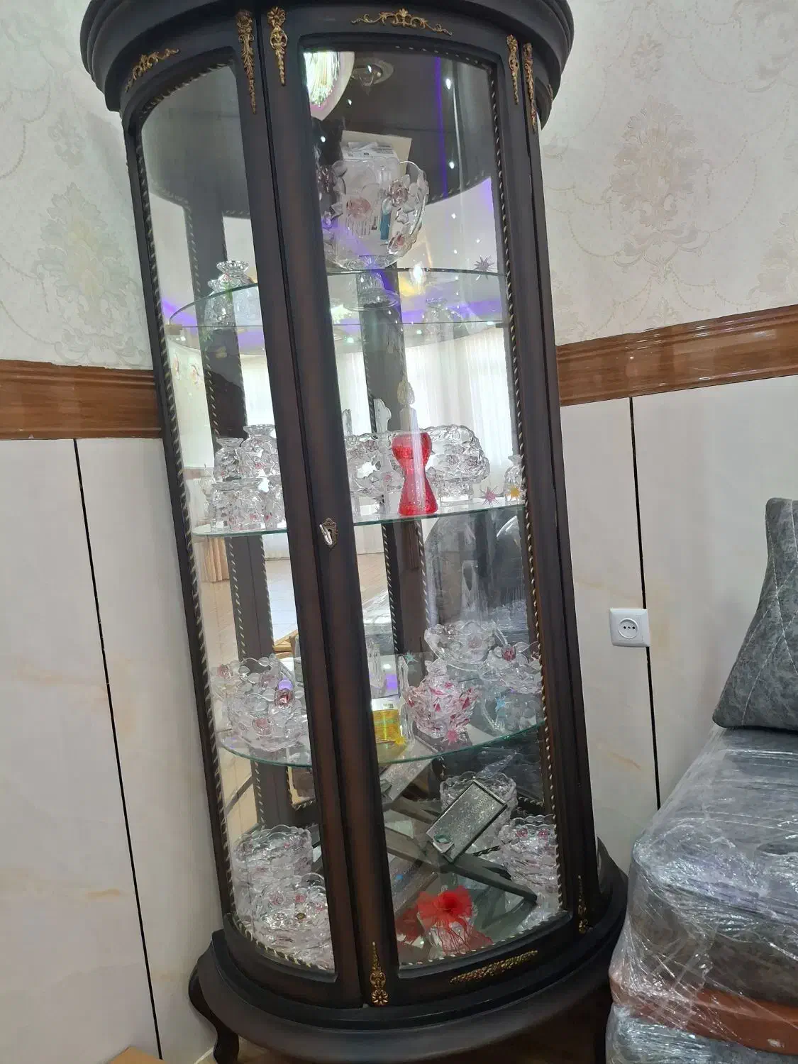 بوفه چوبی با چوب گردو|بوفه، ویترین، کنسول|خوی, |دیوار