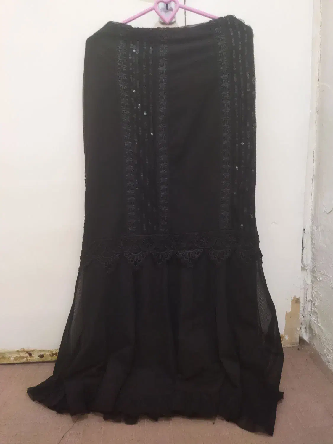 سه عدد دامن|لباس|شیراز, لشکری|دیوار