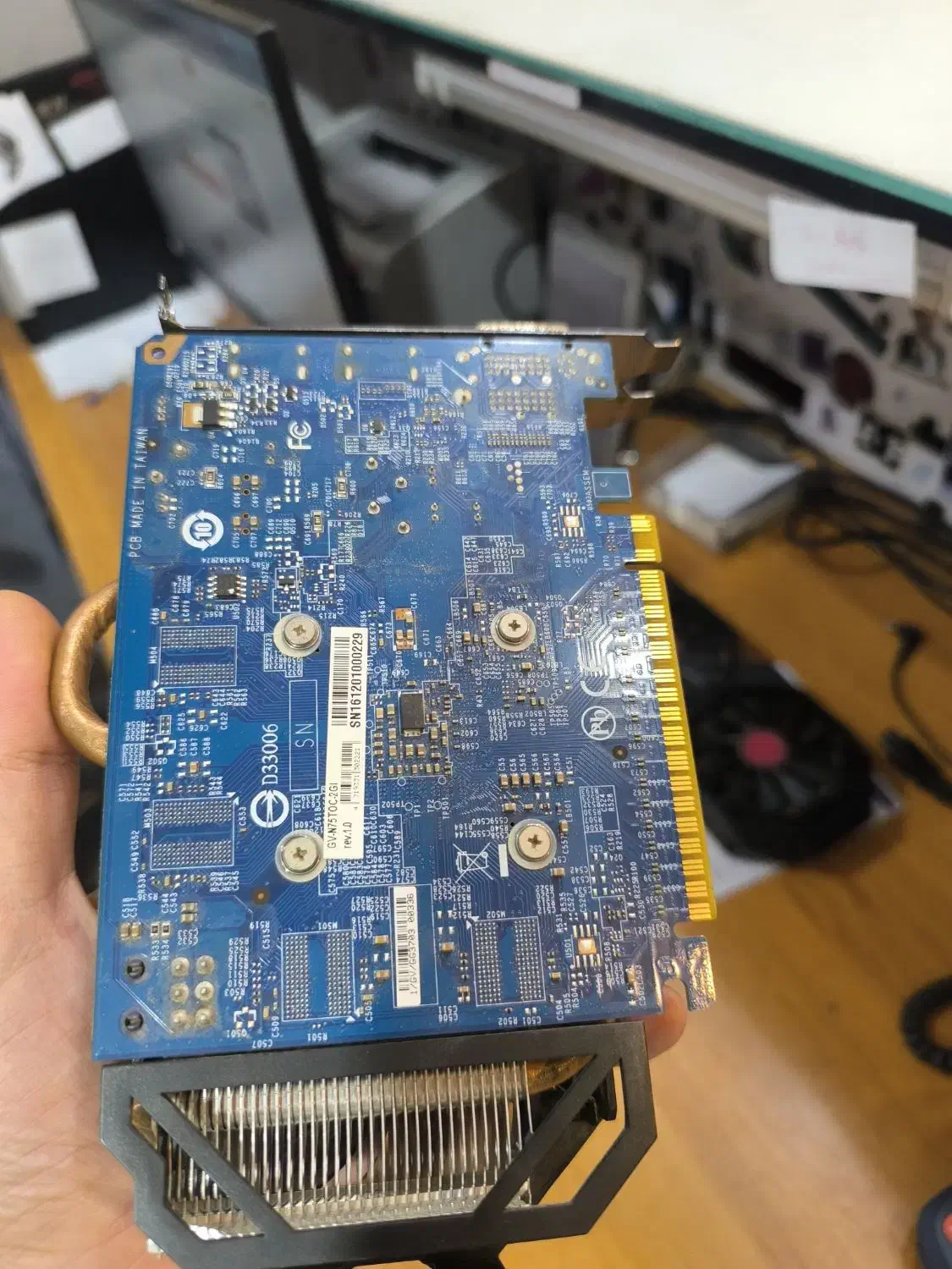 گرافیک ۲ گیگ ۷۵۰ oc|قطعات و لوازم جانبی رایانه|شیراز, ملاصدرا|دیوار