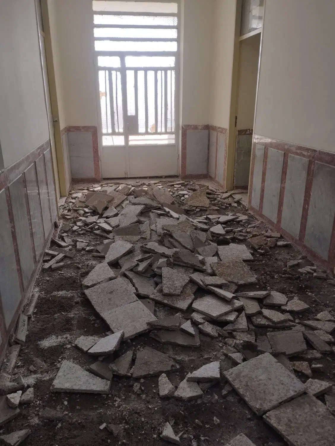 لوله کشی آب وفاظلاب کاشی سرامیک بنایی خورده کاری|خدمات پیشه و مهارت|شاهینشهر, عطار|دیوار