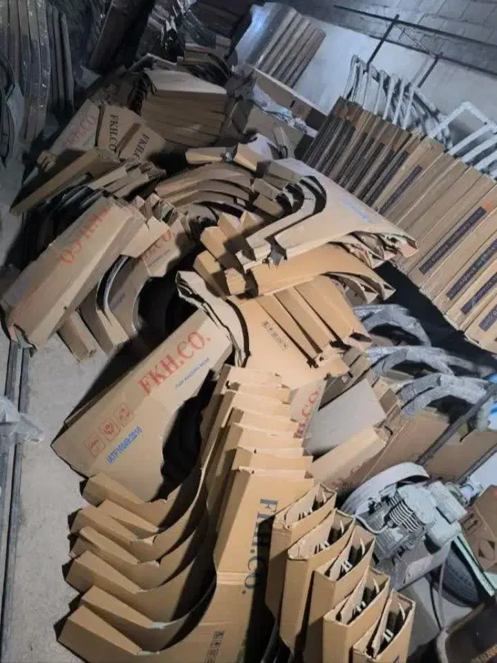 فوری فروش بدنه ماشین کورهای اصل|قطعات یدکی و لوازم جانبی|کوهدشت, |دیوار