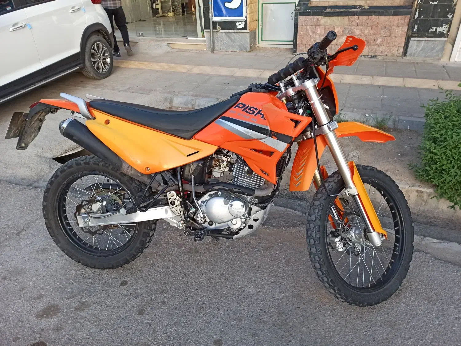 پیشرو گلد انجین روان|موتورسیکلت|اسفراین, |دیوار