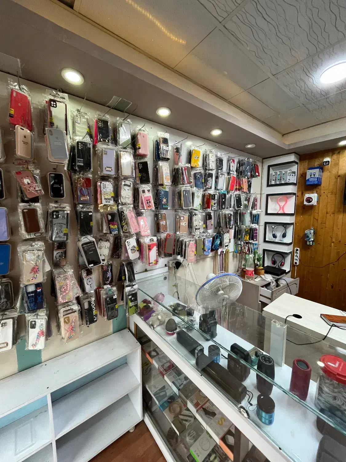 فروش کل وسایل لوازم جانبی|لوازم جانبی موبایل و تبلت|گرگان, |دیوار