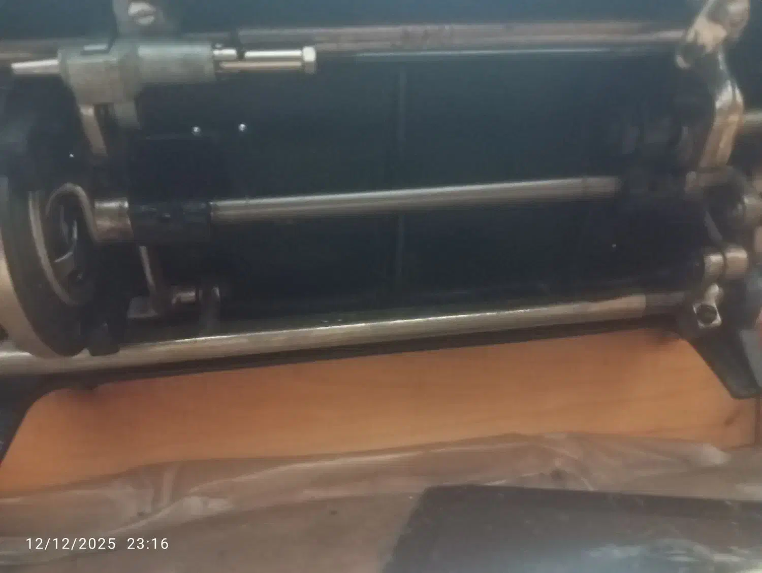 چرخ خیاطی ژوکی عتیقه|چرخ خیاطی و ریسندگی|میمه, |دیوار