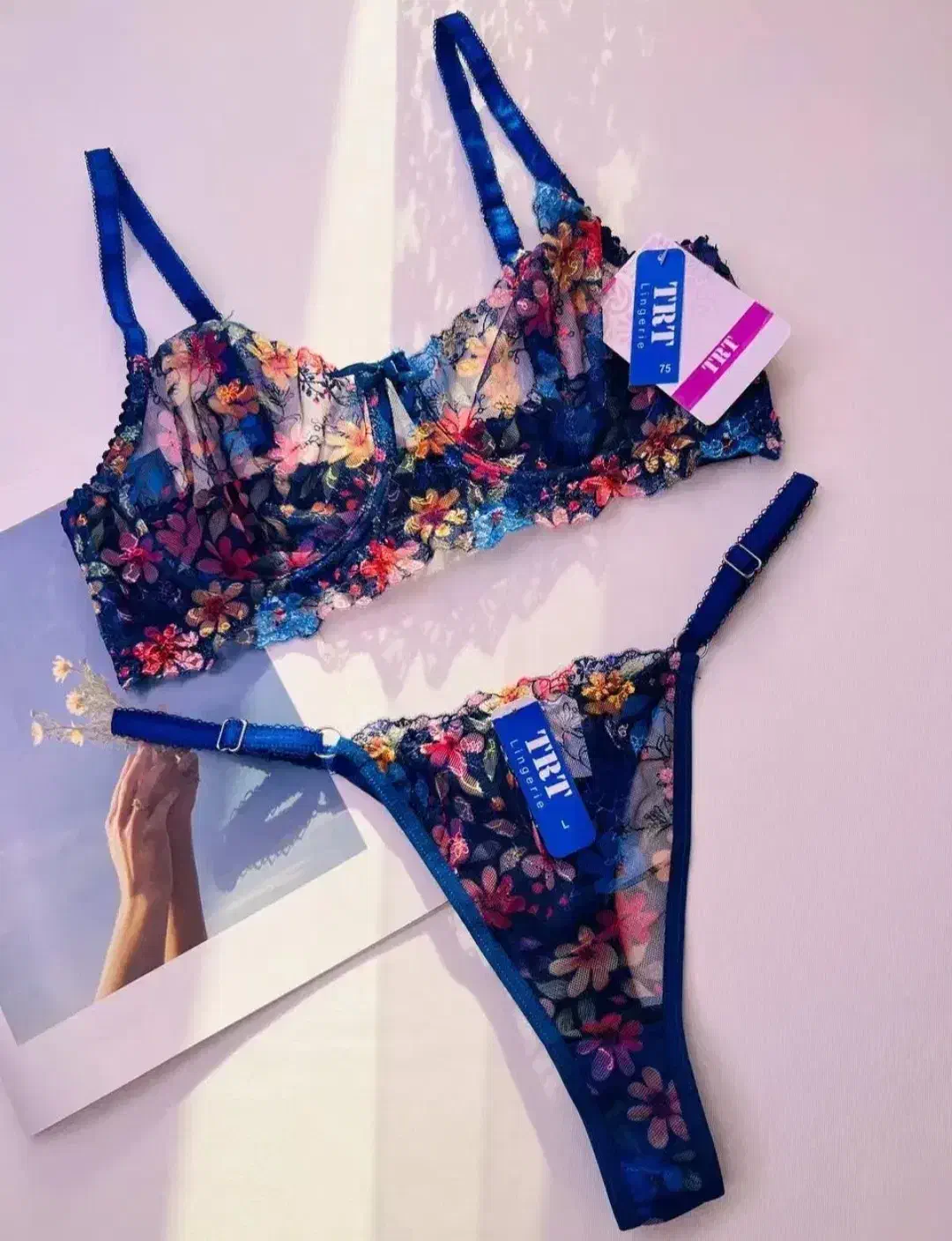 لباس زیر بانوان|لباس|پرند, فاز ۰|دیوار